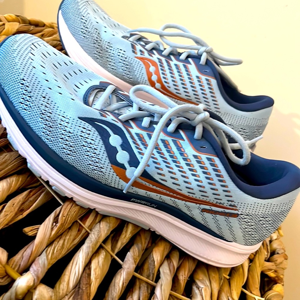 Women’s Saucony Ride 13 powerrun tennis shoes